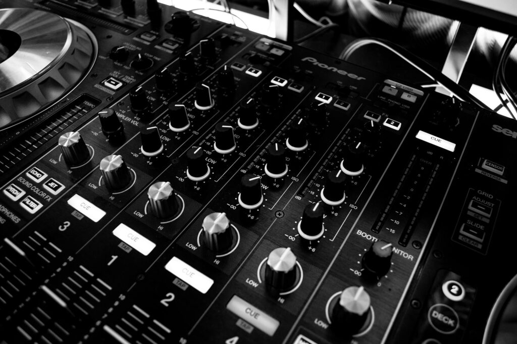 DJ pultas renginyje